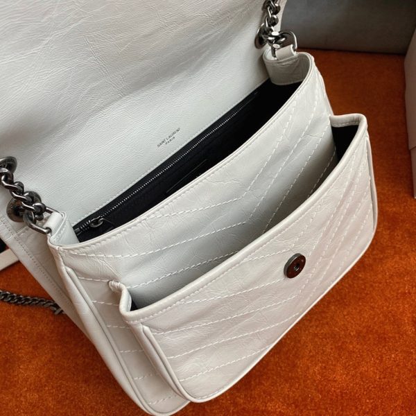 Fausse Sacoche Saint Laurent Niki Medium à Chaîne en Blanc – Image 8