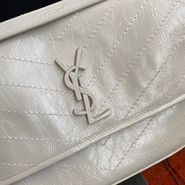 Fausse Sacoche Saint Laurent Niki Medium à Chaîne en Blanc – Image 6