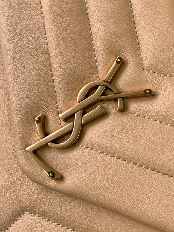 Imitation Sac Saint Laurent LouLou Medium à Chaîne en Beige – Image 4