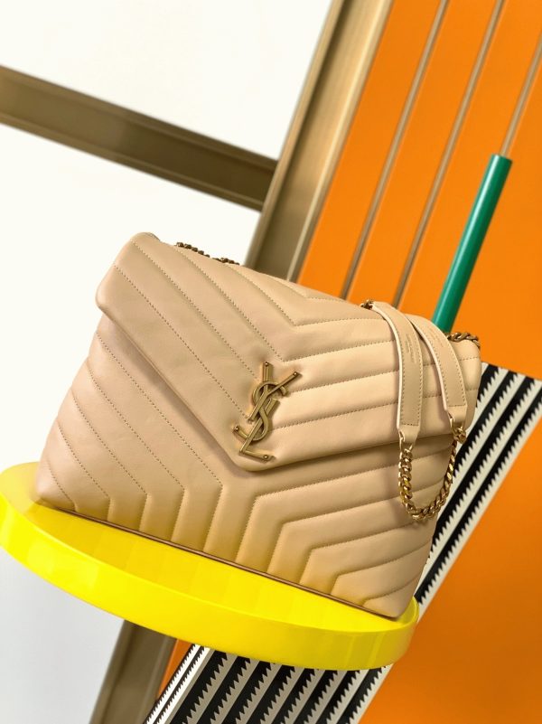 Imitation Sac Saint Laurent LouLou Medium à Chaîne en Beige – Image 3