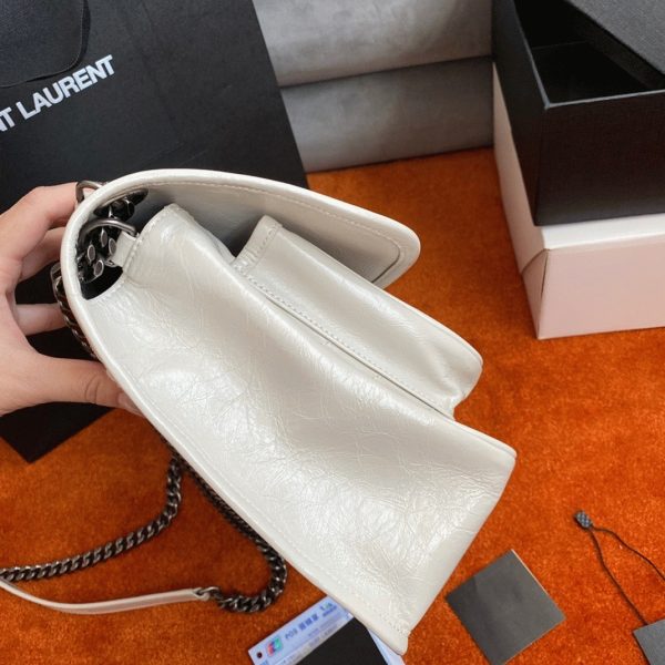Fausse Sacoche Saint Laurent Niki Medium à Chaîne en Blanc – Image 2
