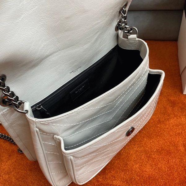 Fausse Sacoche Saint Laurent Niki Medium à Chaîne en Blanc – Image 10