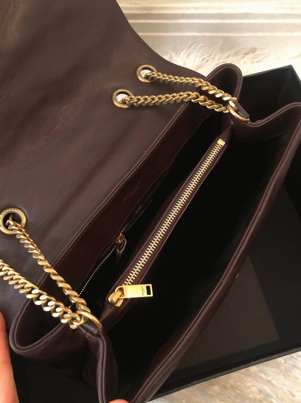 Réplique Sac de Créateur Saint Laurent LouLou Medium à Chaîne en Bourgogne – Image 6