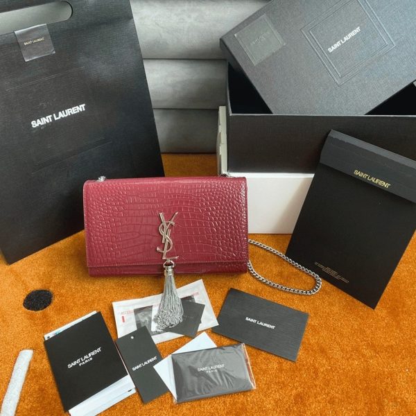 Réplique Sac Saint Laurent Kate Medium à Frange en Cuir Embossé Crocodile Rouge – Image 5