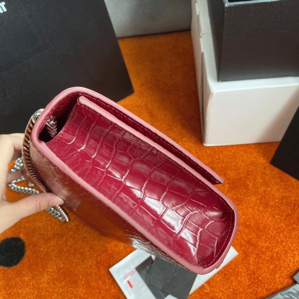 Réplique Sac Saint Laurent Kate Medium à Frange en Cuir Embossé Crocodile Rouge – Image 2
