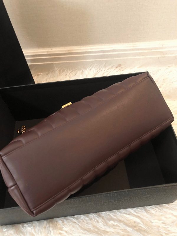 Réplique Sac de Créateur Saint Laurent LouLou Medium à Chaîne en Bourgogne – Image 9