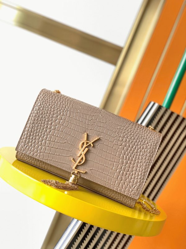 Réplique Sac Saint Laurent Kate Medium à Frange en Cuir Embossé Crocodile Beige – Image 7