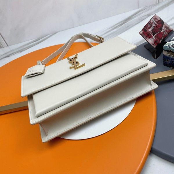 Sac Saint Laurent Sunset Medium avec Poignée en Cuir de Veau Blanc – Image 4