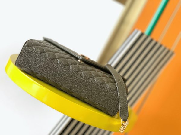 Fausse Sacoche Saint Laurent Envelope Medium en Kaki – Image 9