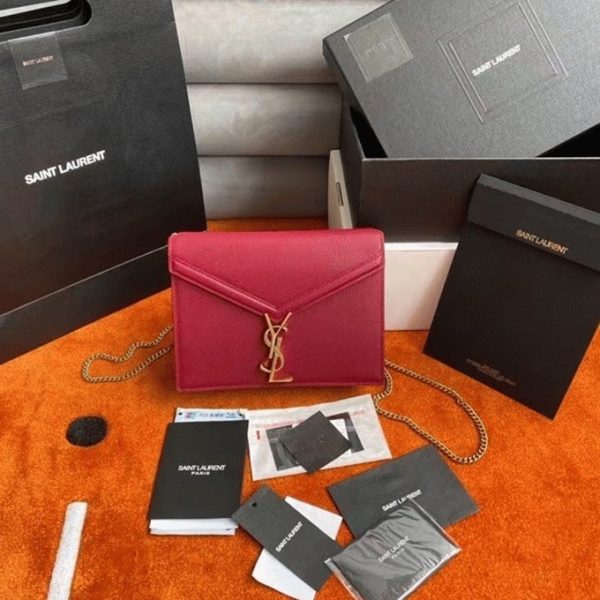 Fausse Sacoche Saint Laurent Cassandra Medium à Chaîne en Rouge – Image 4