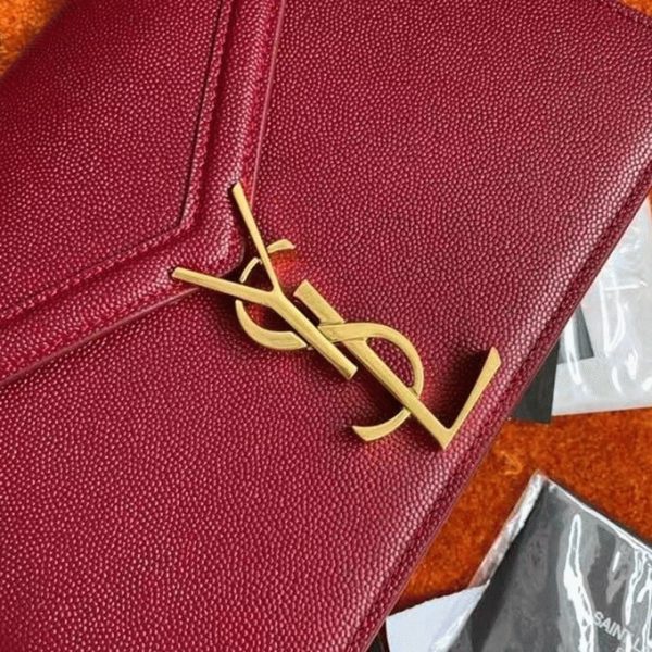 Fausse Sacoche Saint Laurent Cassandra Medium à Chaîne en Rouge – Image 3