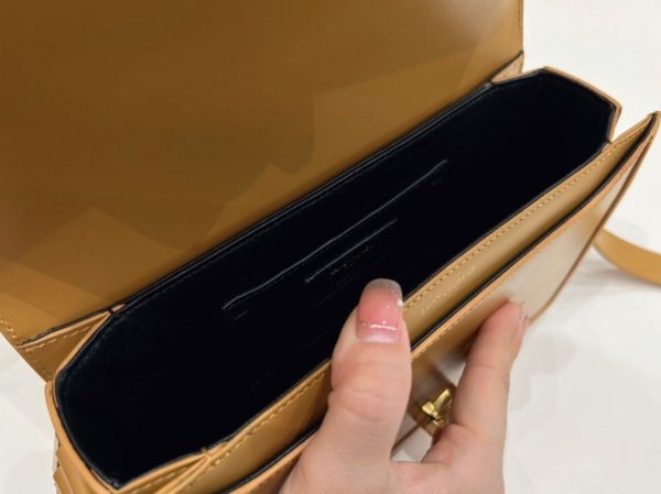 Sac Saint Laurent Solferino Medium en Cuir de Veau Camel – Image 7