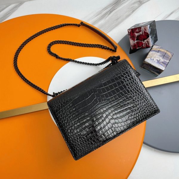 Sac Saint Laurent Sunset Medium à Chaîne Noir Intégral en Cuir Embossé Crocodile – Image 3