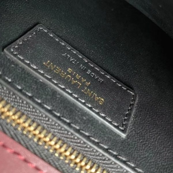 Fausse Sacoche Saint Laurent Cassandra Medium à Chaîne en Bordeaux – Image 6