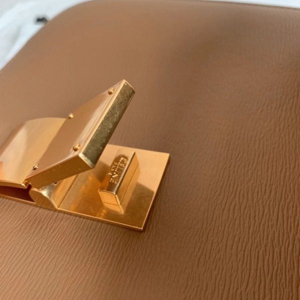 Faux Celine Classic Box Moyen Sac en camel – Image 3