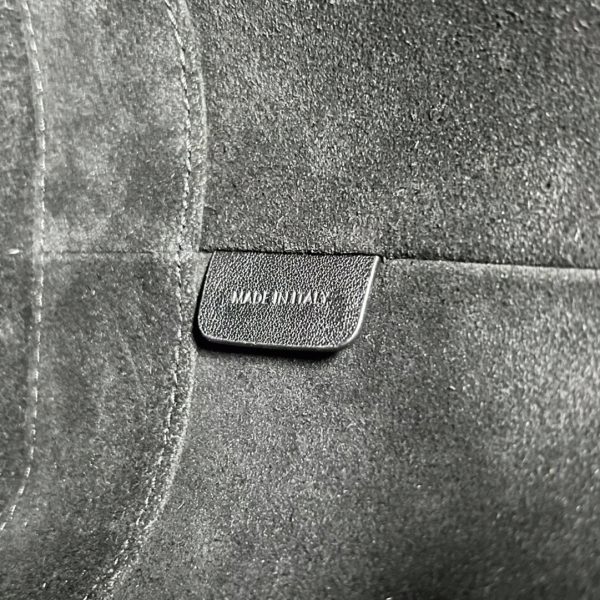 Contrefaçon Celine Petit Bucket Cuir Triomphe en noir cuir de veau – Image 4