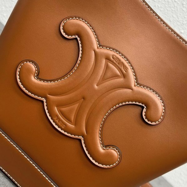 Faux Celine Petit Bucket Cuir Triomphe en marron cuir de veau – Image 2