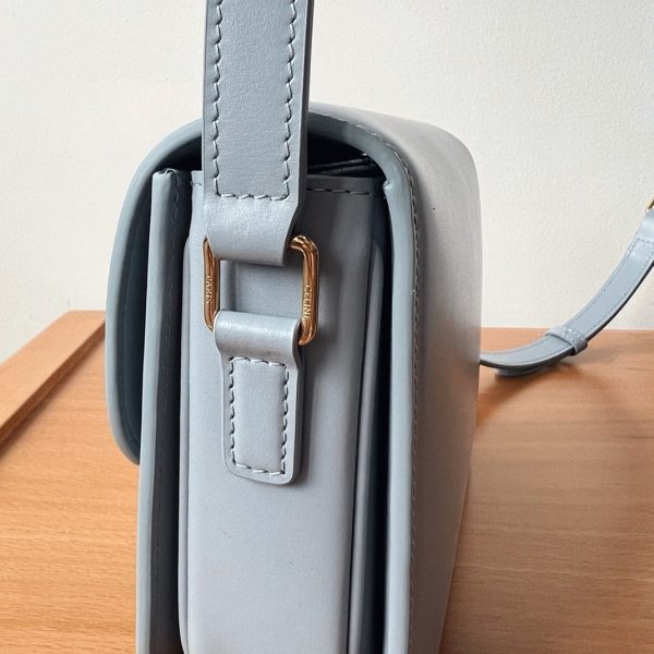 Faux Celine Triomphe Adolescent Sac en bleu pâle – Image 9