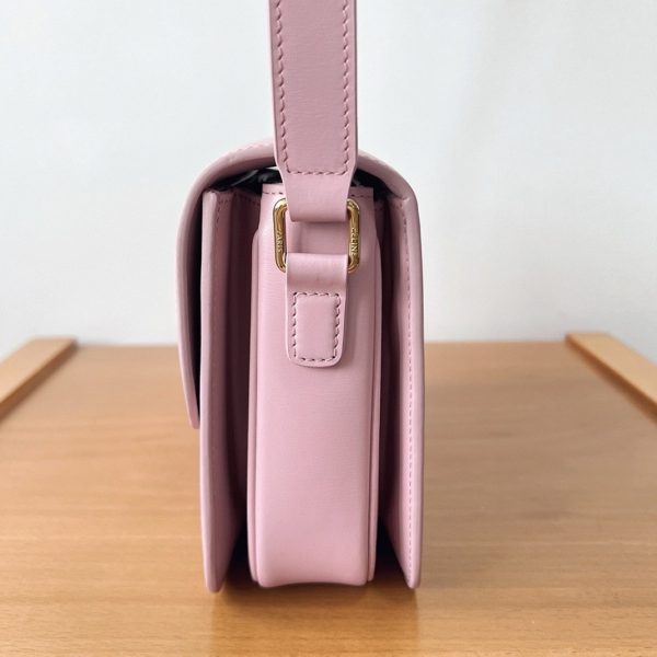 Contrefaçon Celine Triomphe Adolescent Sac en rose – Image 5