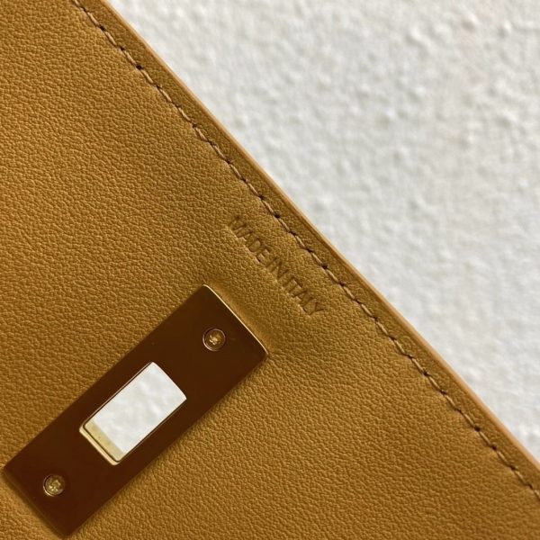 Contrefaçon Celine Bucket 16 Sac en jaune en cuir de veau souple – Image 11
