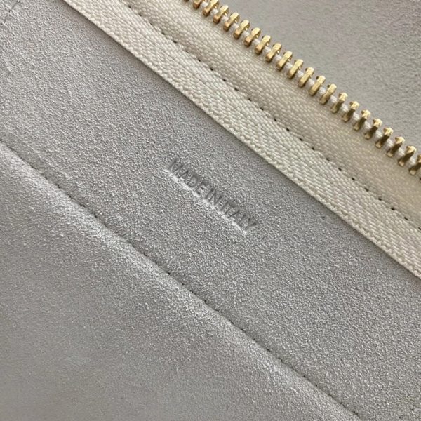 Contrefaçon Celine Belt Nano Sac en blanc – Image 8