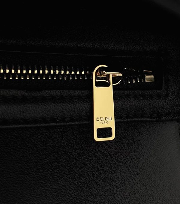 Contrefaçon Celine Triomphe Adolescent Sac en noir – Image 13