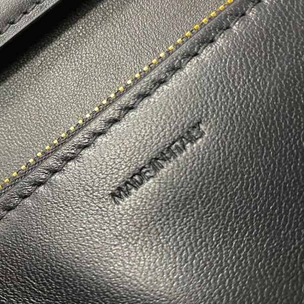 Imitation Celine Classic Box Moyen Sac en noir – Image 3
