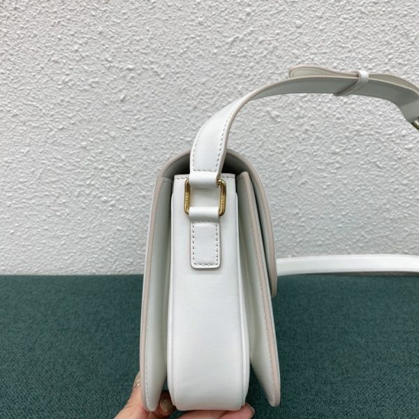 Faux Celine Triomphe Moyen Sac en blanc – Image 11