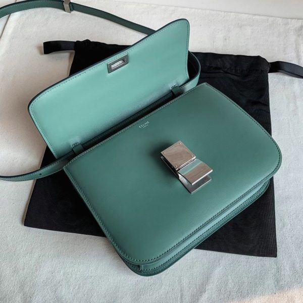 Faux Celine Classic Box Moyen Sac en céladon – Image 8