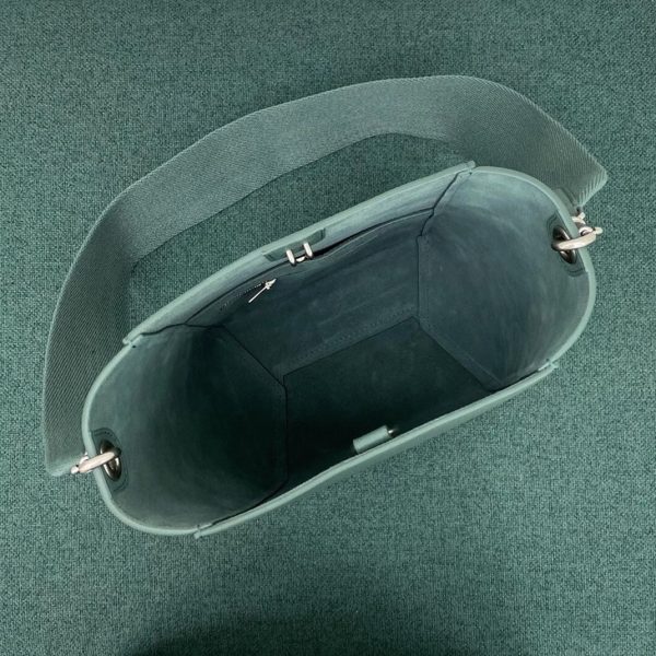 Faux Celine Sangle Petit Bucket Sac en céladon cuir de veau – Image 9