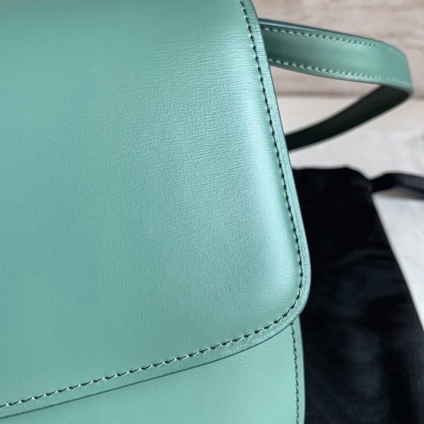 Faux Celine Classic Box Moyen Sac en céladon – Image 6