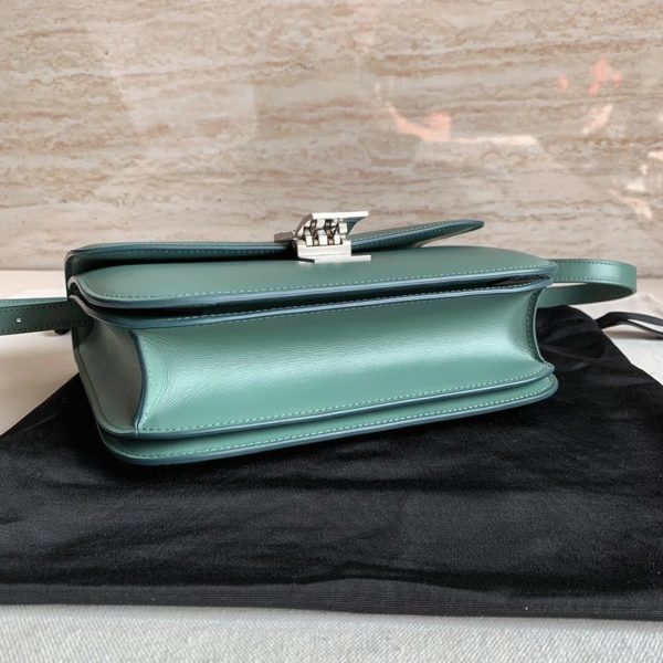 Faux Celine Classic Box Moyen Sac en céladon – Image 5