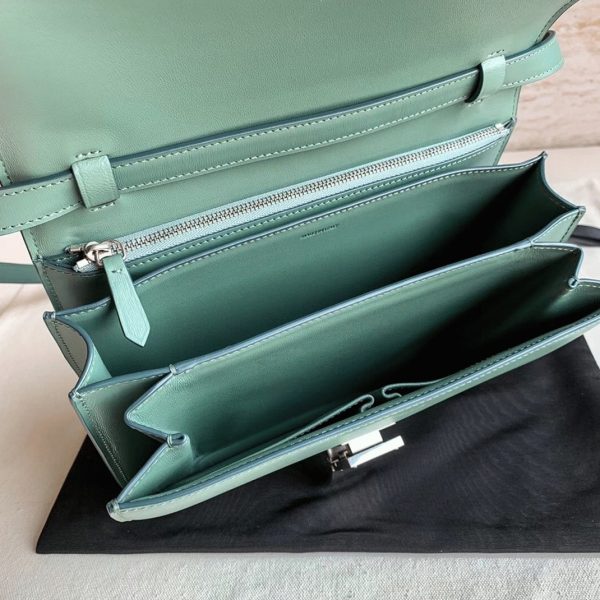 Faux Celine Classic Box Moyen Sac en céladon – Image 2