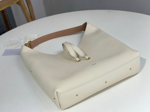 Fausse Chloe Sac Hobo Marcie en cuir grainé blanc – Image 11