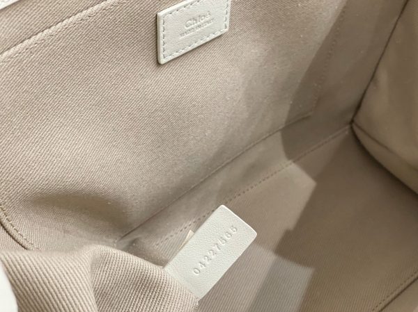 Réplique Chloe Sac Cabas Woody Moyen en cuir de veau blanc – Image 7