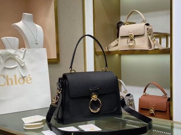 Contrefaçon Chloe Petit Sac Tess Day en cuir grainé noir – Image 5