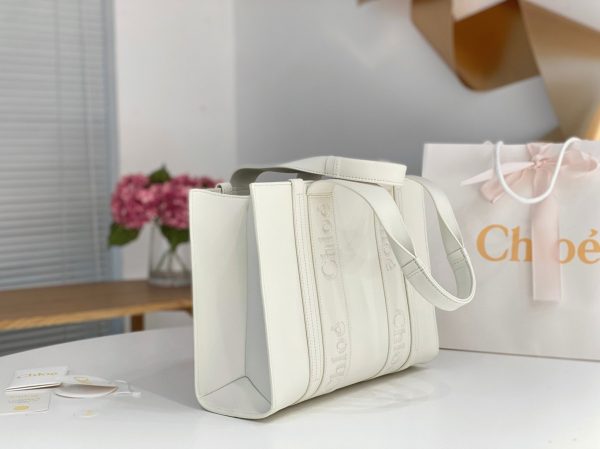 Réplique Chloe Sac Cabas Woody Moyen en cuir de veau blanc – Image 4