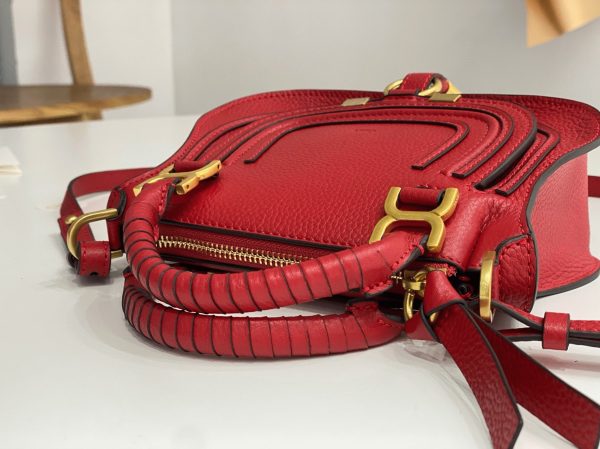 Contrefaçon Chloe Marcie Mini Sac Double Porté en cuir grainé rouge – Image 4