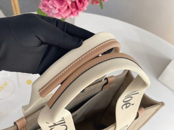 Réplique Chloe Sac Cabas Woody Moyen en toile de lin avec cuir beige – Image 3