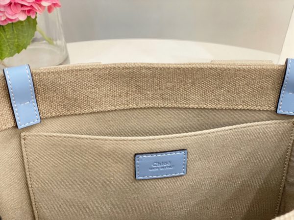 Fausse Chloe Sac Cabas Woody Moyen en toile de lin avec cuir bleu – Image 8