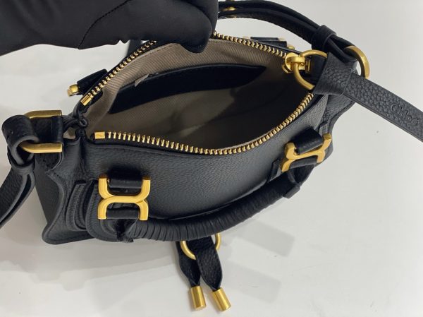 Contrefaçon Chloe Marcie Mini Sac Double Porté en cuir grainé noir – Image 5