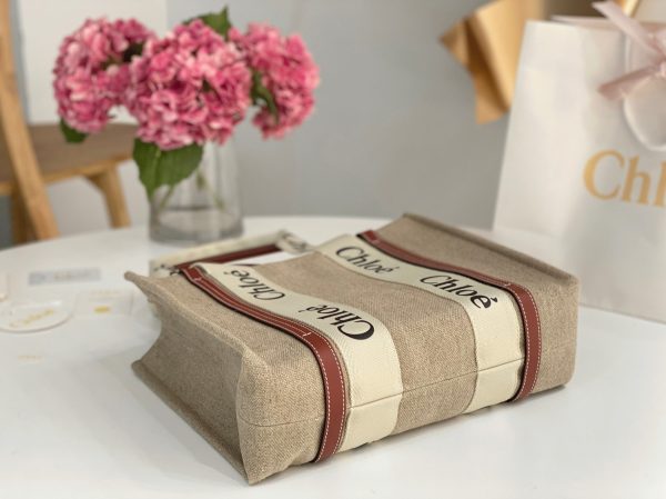 Contrefaçon Chloe Sac Cabas Woody Moyen en toile de lin avec cuir brun – Image 10