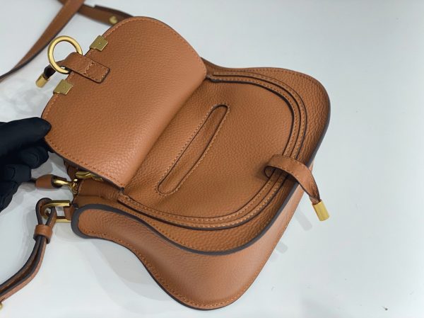 Fausse Chloe Marcie Mini Sac Double Porté en cuir grainé brun – Image 5