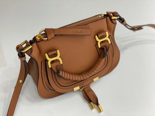 Fausse Chloe Marcie Mini Sac Double Porté en cuir grainé brun – Image 3