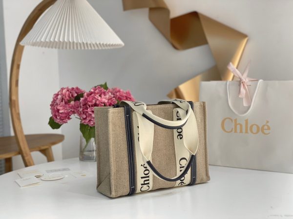 Fausse Chloe Sac Cabas Woody Moyen en toile de lin avec cuir bleu marine – Image 5