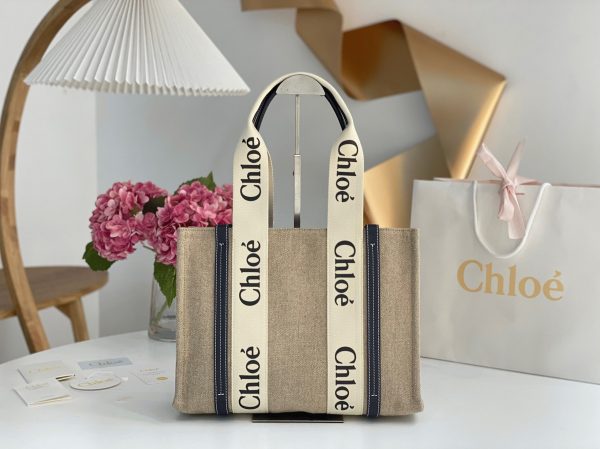 Fausse Chloe Sac Cabas Woody Moyen en toile de lin avec cuir bleu marine – Image 4