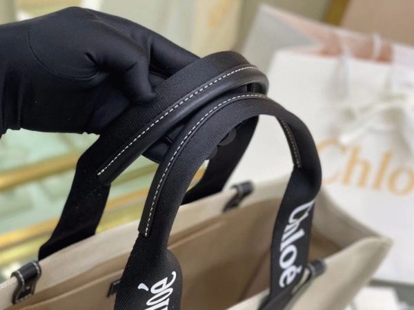 Contrefaçon Chloe Sac Cabas Woody Moyen en toile avec bandes en cuir noir – Image 6