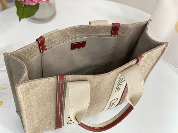 Réplique Chloe Sac Cabas Woody Moyen en toile avec bandes en cuir fauve – Image 9