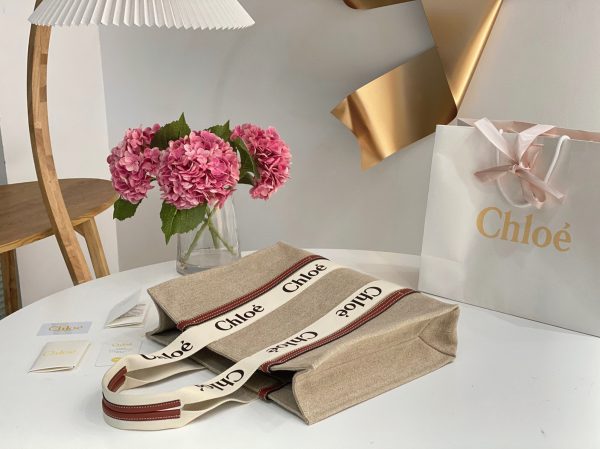 Réplique Chloe Sac Cabas Woody Moyen en toile avec bandes en cuir fauve – Image 7