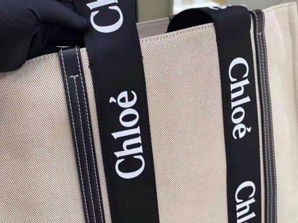 Contrefaçon Chloe Sac Cabas Woody Moyen en toile avec bandes en cuir noir – Image 2